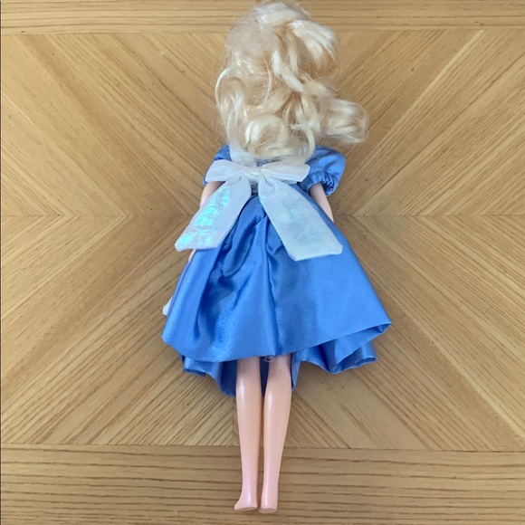 Alice in wonderland doll - Picture 2 of 3